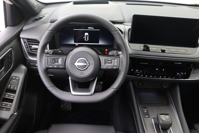 Nissan Qashqai Tekna 1.3 158 hp CVT 2WD 