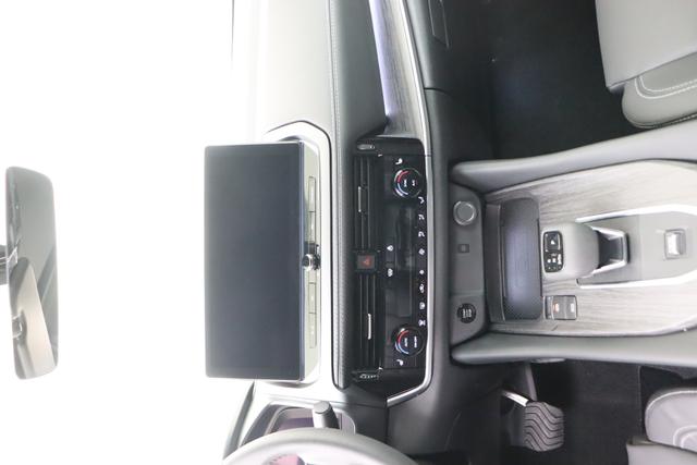 Nissan Qashqai Tekna 1.3 158 hp CVT 2WD 