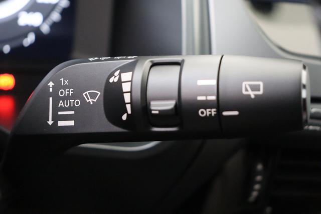 Nissan Qashqai Tekna 1.3 158 hp CVT 2WD 