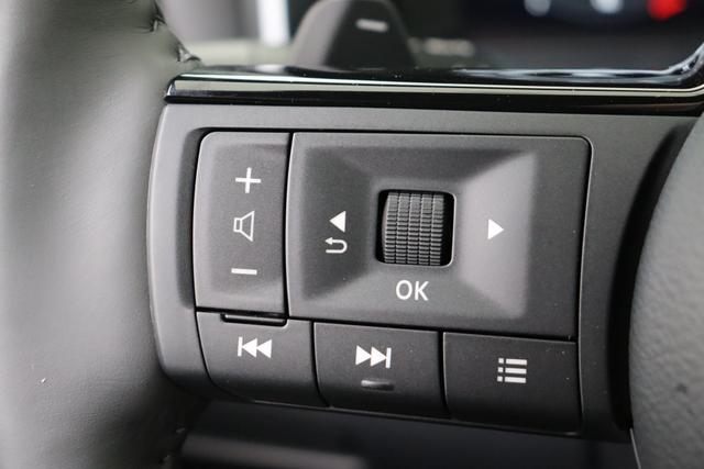 Nissan Qashqai Tekna 1.3 158 hp CVT 2WD 