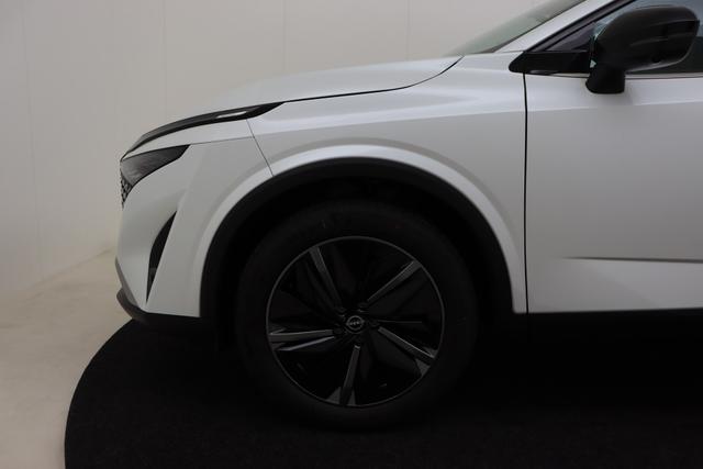 Nissan Qashqai Tekna 1.3 158 hp CVT 2WD 