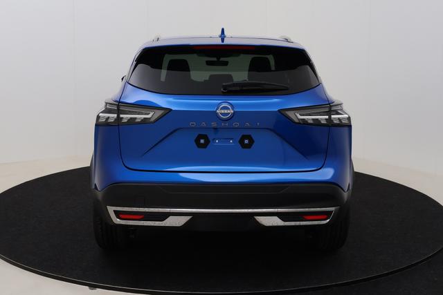 Nissan Qashqai Tekna 1.3 158 hp CVT 2WD 