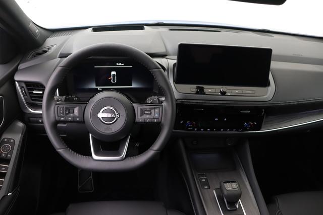 Nissan Qashqai Tekna 1.3 158 hp CVT 2WD 