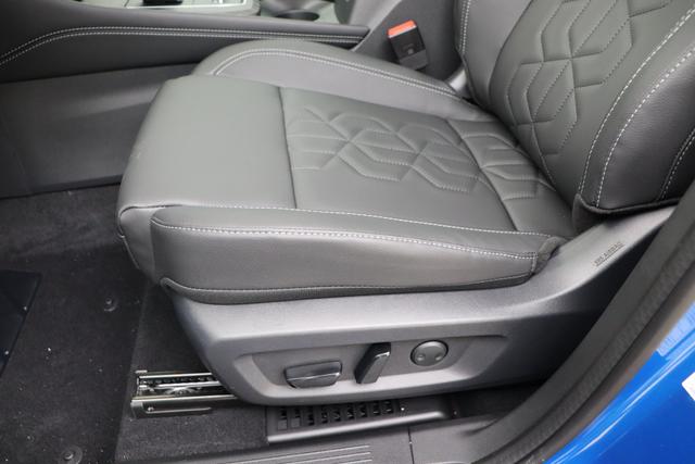 Nissan Qashqai Tekna 1.3 158 hp CVT 2WD 