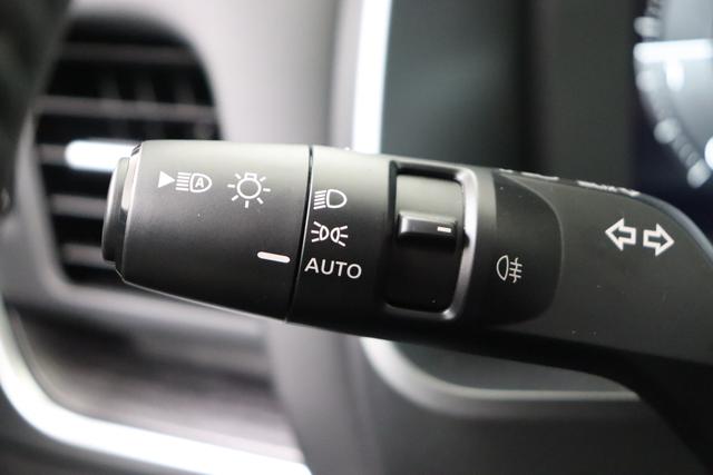 Nissan Qashqai Tekna 1.3 158 hp CVT 2WD 