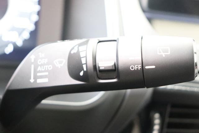 Nissan Qashqai Tekna 1.3 158 hp CVT 2WD 