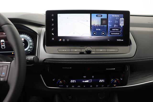 Nissan Qashqai Tekna 1.3 158 hp CVT 2WD 