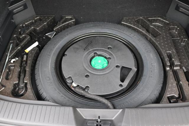 Nissan Qashqai Tekna 1.3 158 hp CVT 2WD 