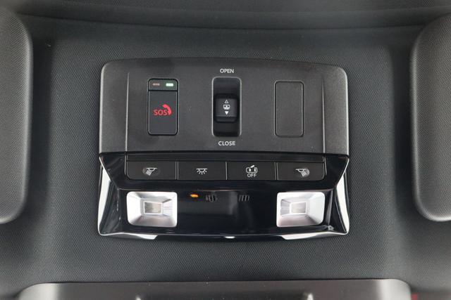 Nissan Qashqai Tekna 1.3 158 hp CVT 2WD 