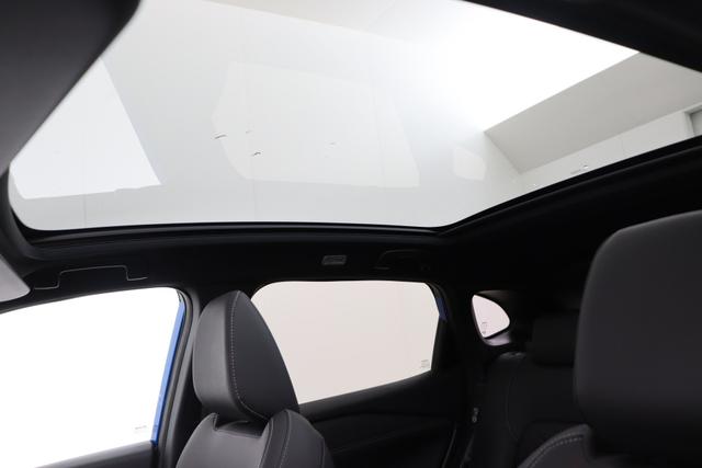 Nissan Qashqai Tekna 1.3 158 hp CVT 2WD 