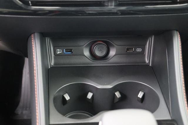 MG EHS Luxury 1.5 PHEV 2WD 