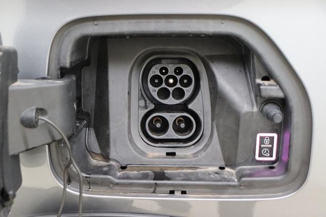 Citro&euml;n &euml;-C3 E-C3 MAX Electric 113 hp 