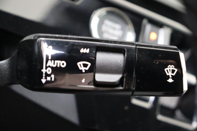 Peugeot 3008 Allure Hybrid 145 e-DSC6 