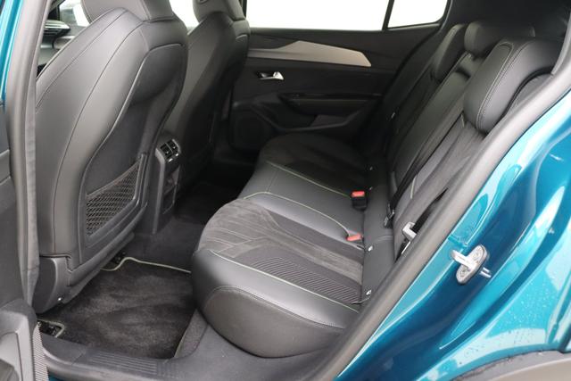 Peugeot 408 GT Hybrid 145 e-DSC6 