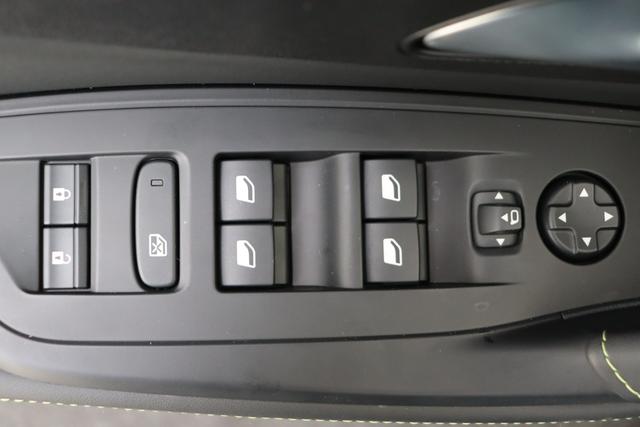 Peugeot 408 GT Hybrid 145 e-DSC6 