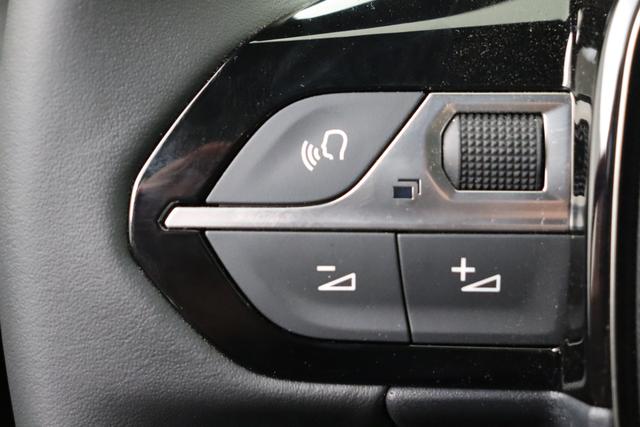 Peugeot 2008 Style Hybrid 145 e-DSC6 