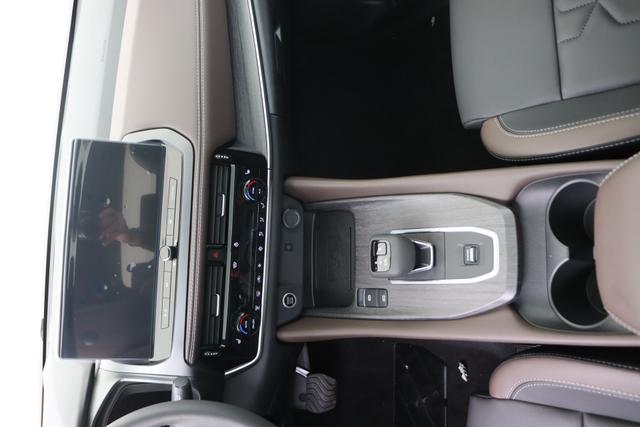 Nissan Qashqai Tekna 1,3 158 hp CVT 2WD 