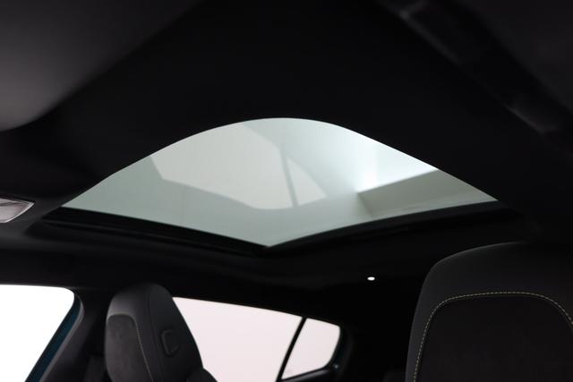 Peugeot E-408 GT 58 kWh Electric 214 hp Auto 