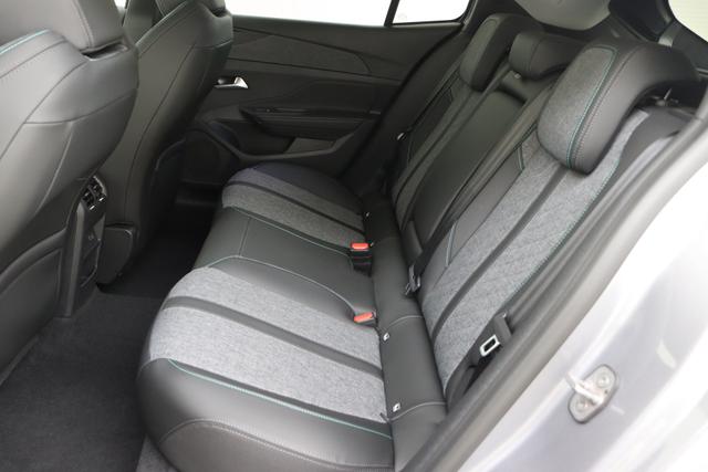 Peugeot 408 Allure 1.2 Turbo 130 hp EAT8 