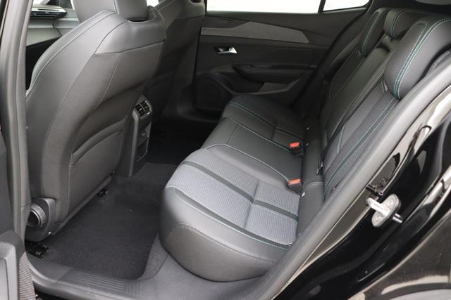 Peugeot E-408 Allure 58 kWh Electric 214 hp Auto 