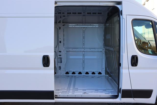 Peugeot Boxer 435 L3H2 2.2 BlueHDi 140 hp S&S Aut.8 