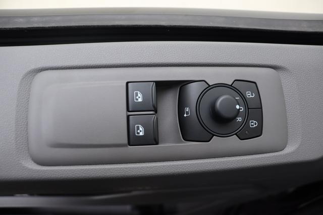 Volkswagen Transporter 6.1 Kastenwagen T7 Fourgon 3100 mm 2,0 TDI 150 hp Aut. 