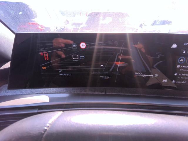 Peugeot 3008 Allure Hybrid 136 (e-DCS6), 1.2L 