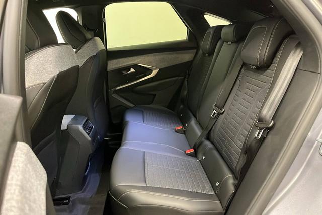 Peugeot 3008 Allure Hybrid 136 e-DCS6 (1.2L) 