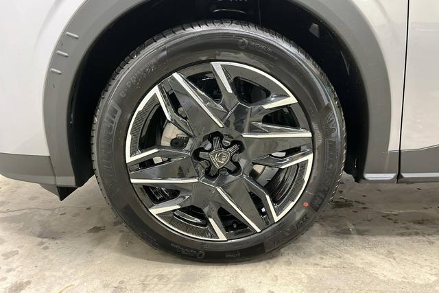 Peugeot 3008 Allure Hybrid 136 e-DCS6 (1.2L) 