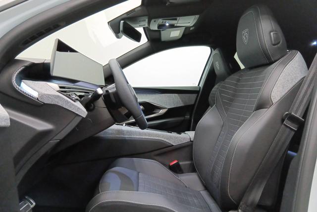 Peugeot 3008 GT Hybrid 145 (e-DCS6) 