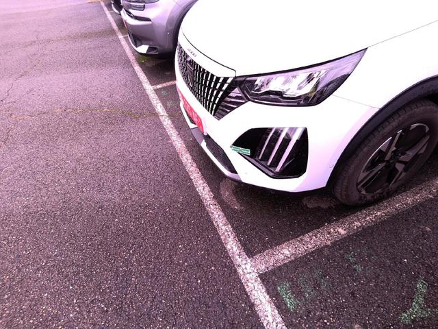 Peugeot 2008 Allure 1.2L (1199cc) gasoline, 100 hp, S&S, 6-speed manual 