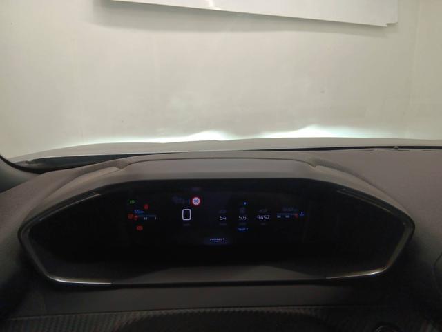 Peugeot 2008 Allure 1.2L (1199cc) gasoline 100 hp S&S, 6-speed manual 