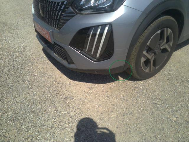 Peugeot 2008 Allure 1.2L (1199cc) gasoline 100 hp S&S, 6-speed manual 