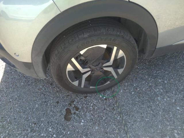 Peugeot 2008 Allure 1.2L (1199cc) gasoline 100 hp S&S, 6-speed manual 