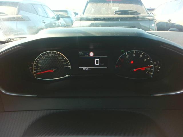 Peugeot 2008 Style 1.2L (1199cc) gasoline, 100 hp, S&S, 6-speed manual 