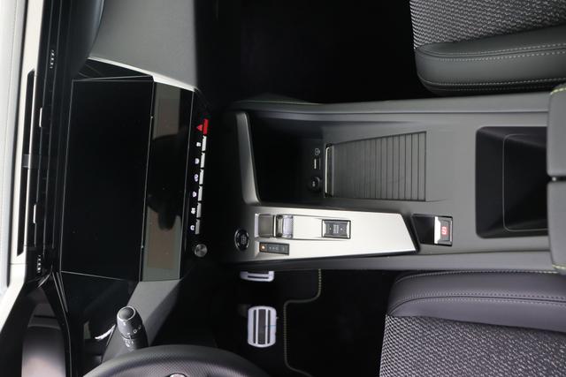 Peugeot 308 GT Hybrid 145 hp e-DSC6 