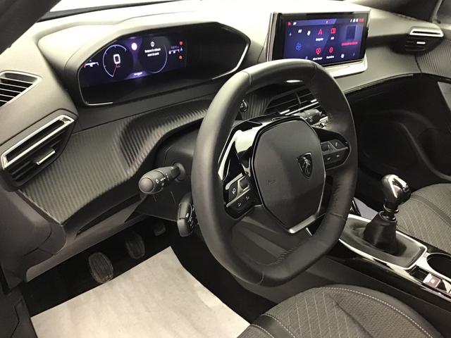 Peugeot 2008 Allure 1.2 Gasoline 102hp 