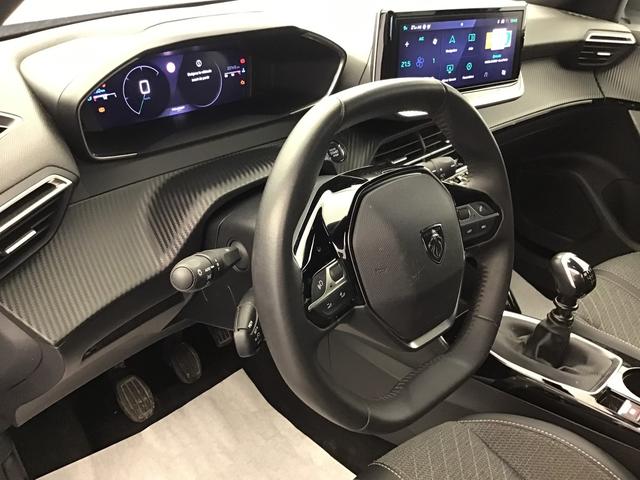 Peugeot 2008 Allure 1.2 Gasoline 102hp 