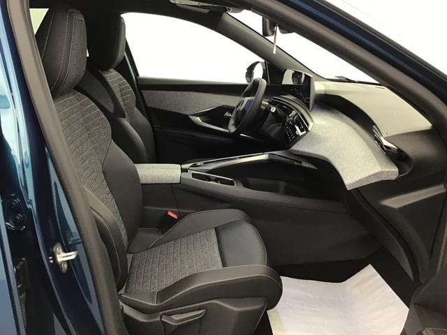 Peugeot 3008 Allure 1.2 Hybrid Electric/Gasoline 147hp 