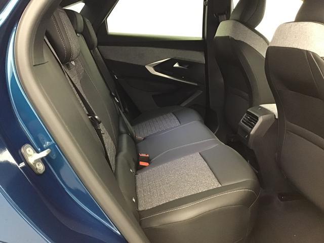 Peugeot 3008 Allure 1.2 Hybrid Electric/Gasoline 147hp 