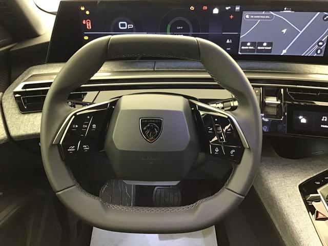 Peugeot 3008 Allure 1.2 Hybrid Electric/Gasoline 147hp 