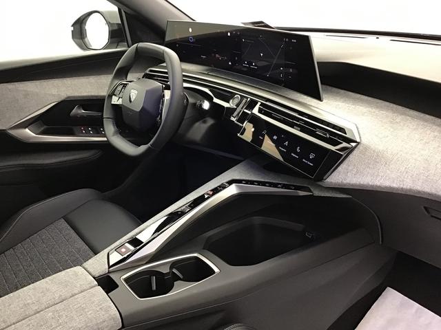 Peugeot 3008 Allure 1.2 Hybrid Electric/Gasoline 147hp 