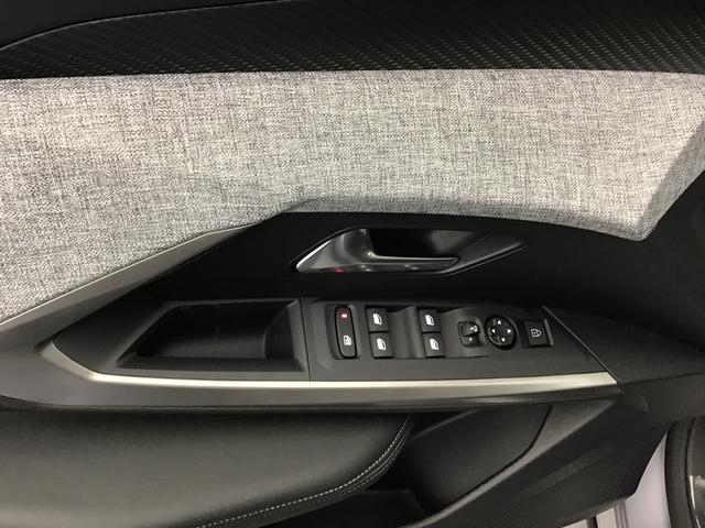 Peugeot 3008 Allure 1.2 Hybrid Electric/Gasoline 147hp 