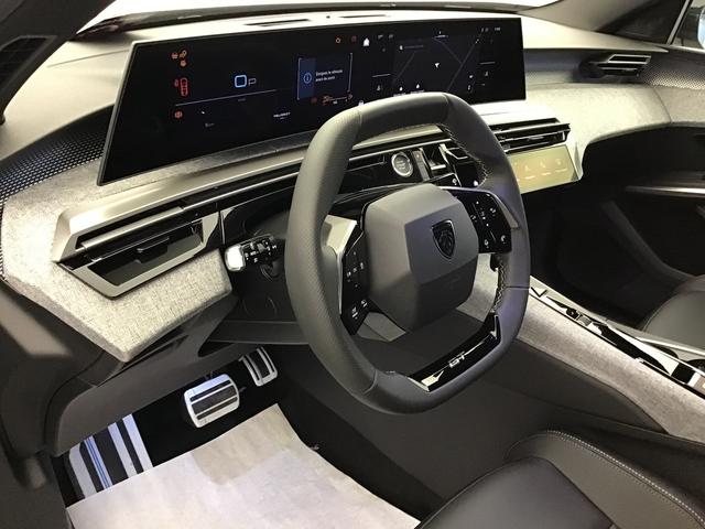 Peugeot 3008 GT 1.2 Hybrid Electric/Gasoline 147hp 