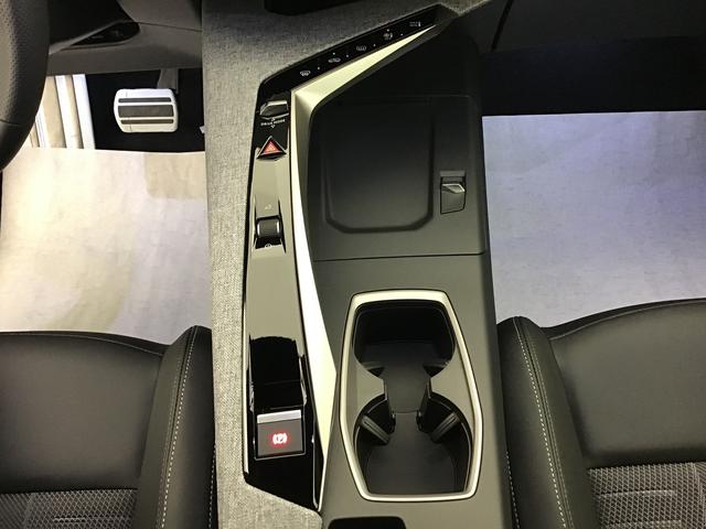 Peugeot 3008 GT 1.2 Hybrid Electric/Gasoline 147hp 