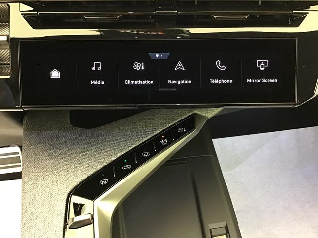 Peugeot 3008 GT 1.2 Hybrid Electric/Gasoline 147hp 