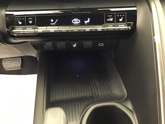 Toyota C-HR Design 2.0 Plug-in Hybrid Gasoline 228hp 