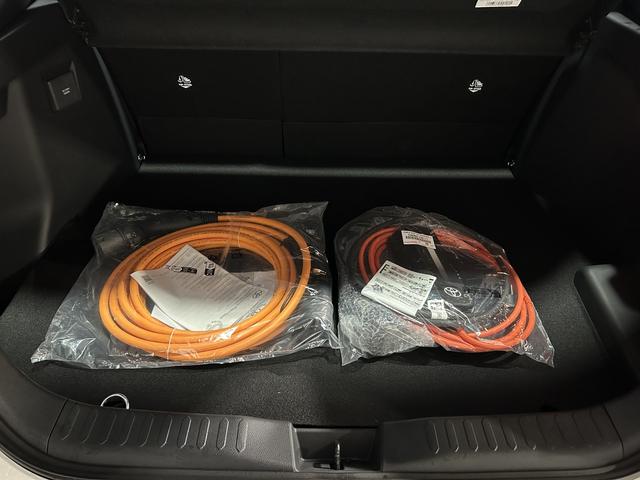 Toyota C-HR Design 2.0 Plug-in Hybrid Gasoline 228hp 