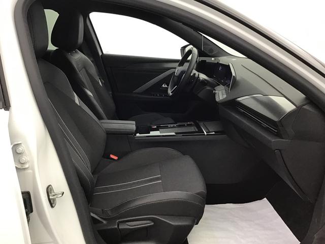 Opel Astra GS 1.6 PHEV/GASOLINE 180hp 