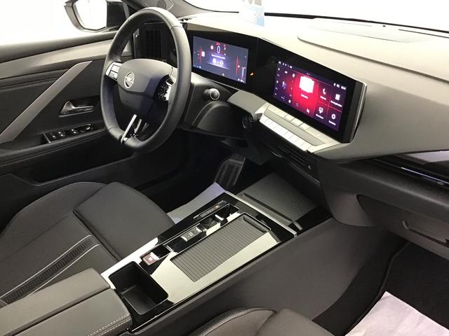 Opel Astra GS 1.6 PHEV/GASOLINE 180hp 